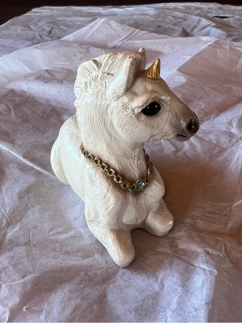 Like New Vintage White Ceramic Baby Unicorn Figurine with Gold Accents - Picture 4 of 9